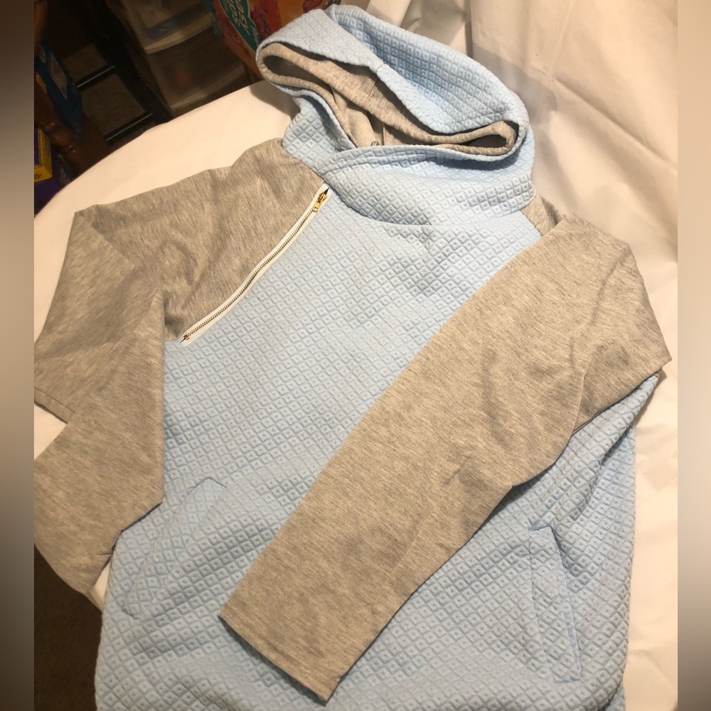 Blue, Gray shoulder zip light weight pullover with hood